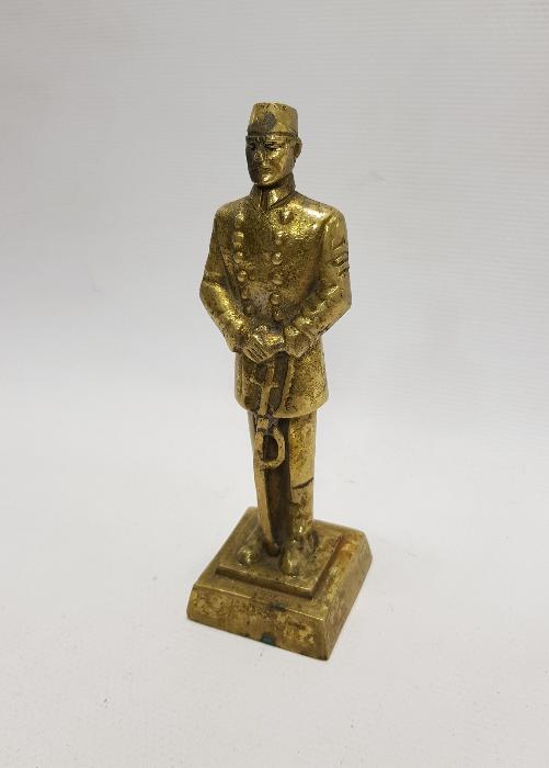 KARA HARP OKULU MEZUNU GENÇ SUBAY MUSTAFA KEMAL ATATÜRK HEYKEL