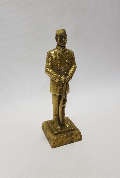 KARA HARP OKULU MEZUNU GENÇ SUBAY MUSTAFA KEMAL ATATÜRK HEYKEL