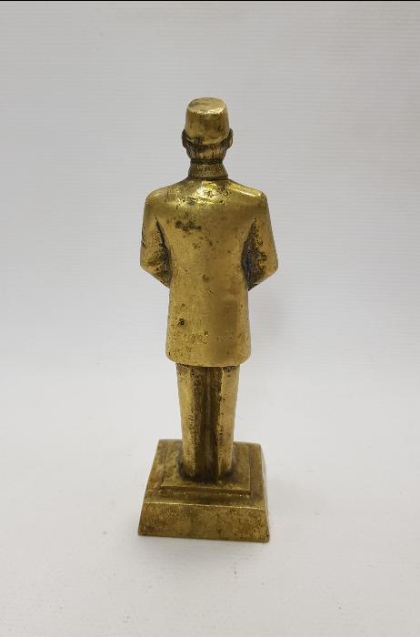 KARA HARP OKULU MEZUNU GENÇ SUBAY MUSTAFA KEMAL ATATÜRK HEYKEL