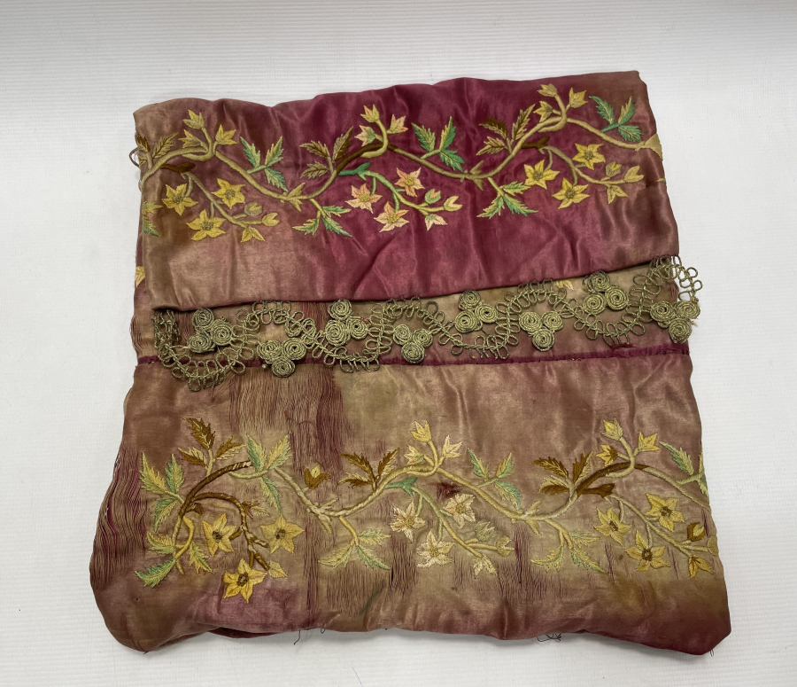 OSMANLI DÖNEMİ İPEK KUR!AN-I KERİM KABI