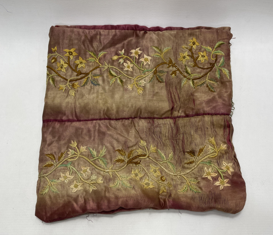 OSMANLI DÖNEMİ İPEK KUR!AN-I KERİM KABI