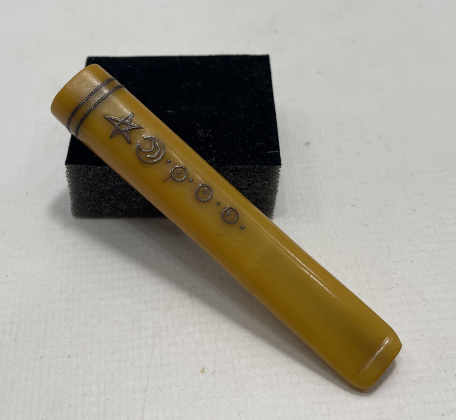 OSMANLI DÖNEMİ ÜZERİ GÜMÜŞ ÇAKMA İŞÇİLİKLİ VE YAZILI AĞA İŞİ BAĞA SİGARA AĞIZLIĞI