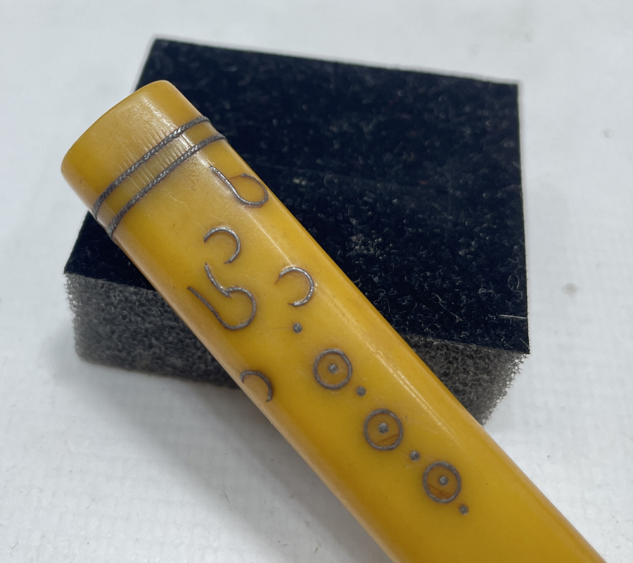 OSMANLI DÖNEMİ ÜZERİ GÜMÜŞ ÇAKMA İŞÇİLİKLİ VE YAZILI AĞA İŞİ BAĞA SİGARA AĞIZLIĞI