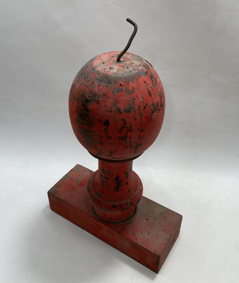 BÜYÜK BOY AHŞAPTAN MAMUL ANTİKA MÜHÜRCÜ TABELASI