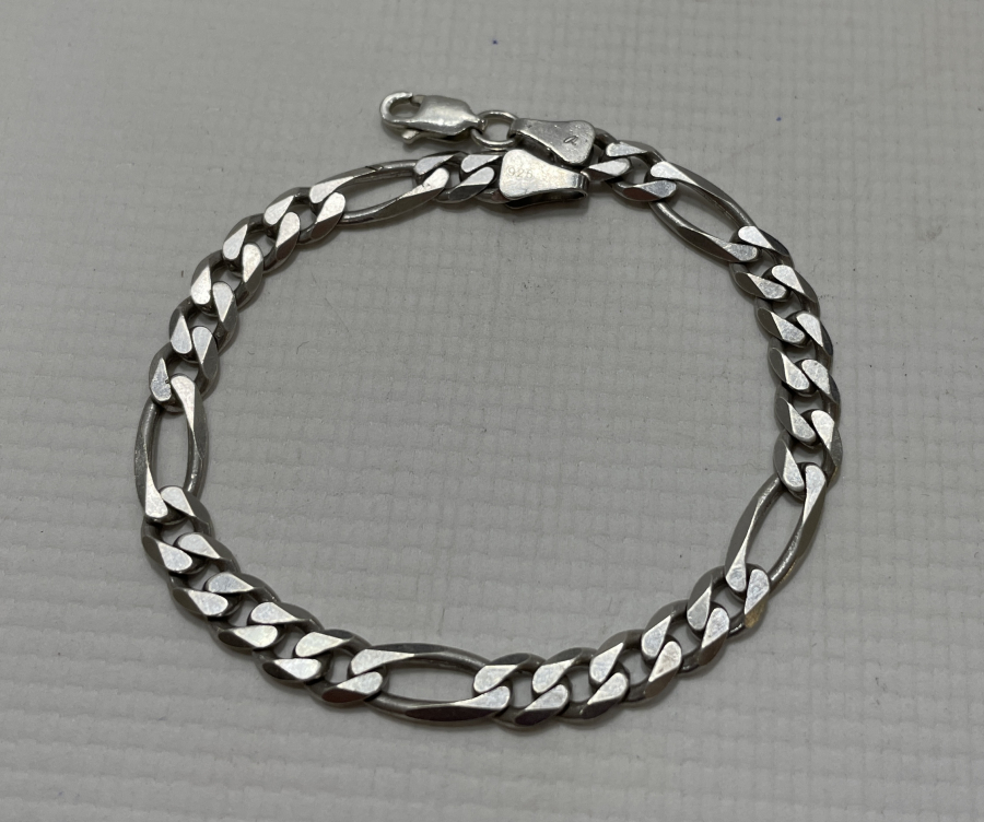 GÜMÜŞTEN MAMUL BAKLALI ERKEK BİLEKLİĞİ