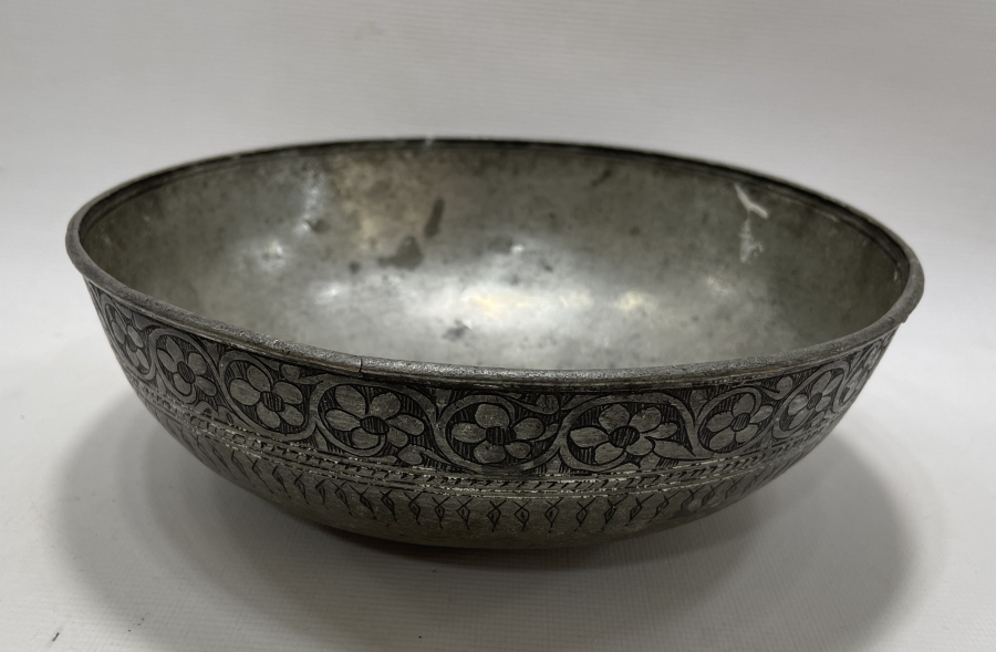 OSMANLI DÖNEMİ NADİR FORMDA TAMAMI İŞLEMELİ ÇUKUR TABAK