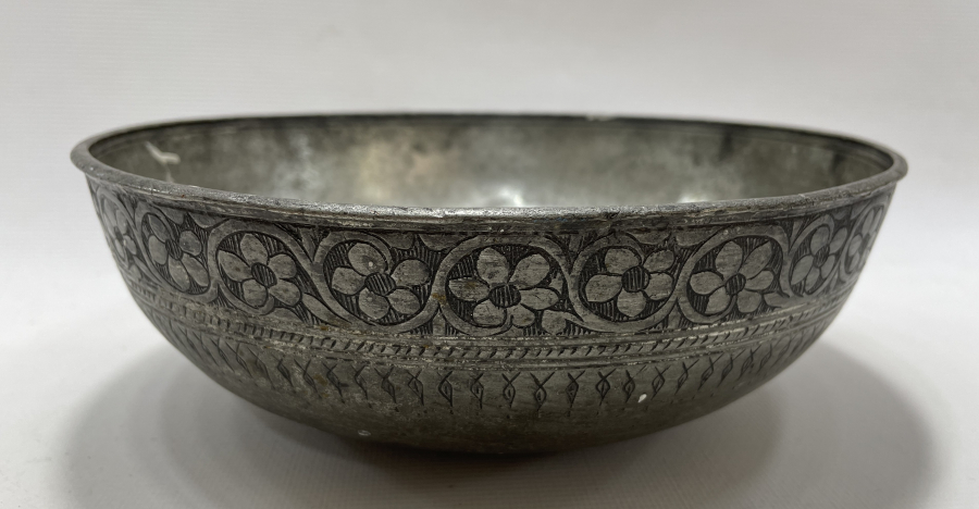 OSMANLI DÖNEMİ NADİR FORMDA TAMAMI İŞLEMELİ ÇUKUR TABAK