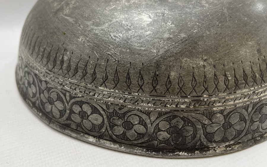 OSMANLI DÖNEMİ NADİR FORMDA TAMAMI İŞLEMELİ ÇUKUR TABAK