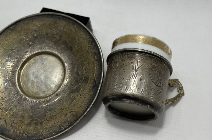 OSMANLI DÖNEMİ ÜZERİ KALEM İŞÇİLİKLİ GÜMÜŞ FİNCAN VE ALTLIĞI