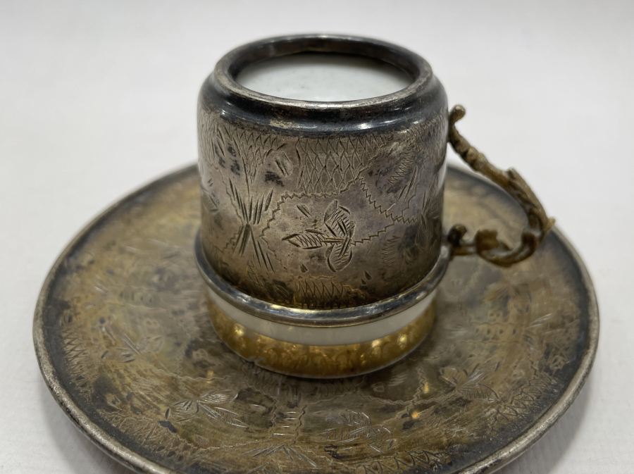 OSMANLI DÖNEMİ ÜZERİ KALEM İŞÇİLİKLİ GÜMÜŞ FİNCAN VE ALTLIĞI