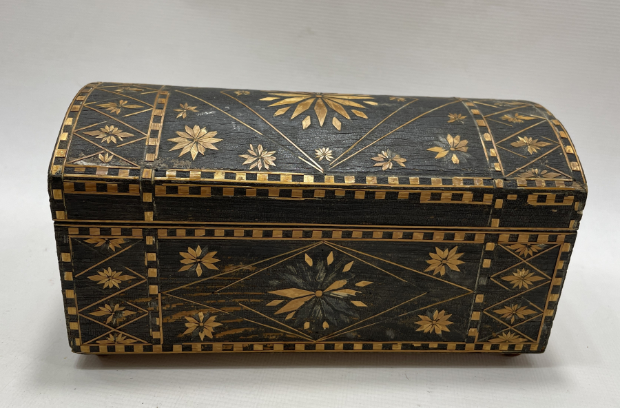 TAMAMI EL YAPIMI SAMAN ÇÖPÜNDEN YAPILMIŞ KAPAKLI KUTU