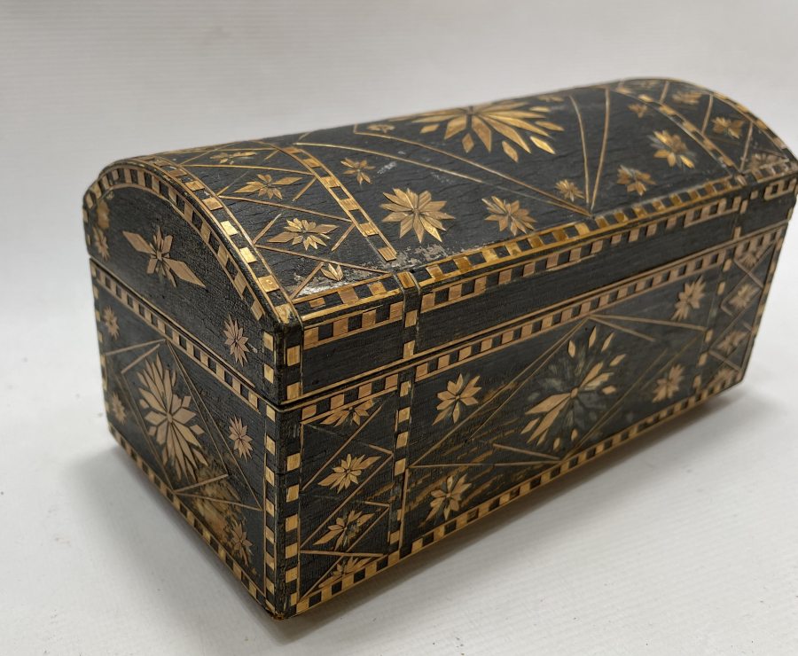 TAMAMI EL YAPIMI SAMAN ÇÖPÜNDEN YAPILMIŞ KAPAKLI KUTU