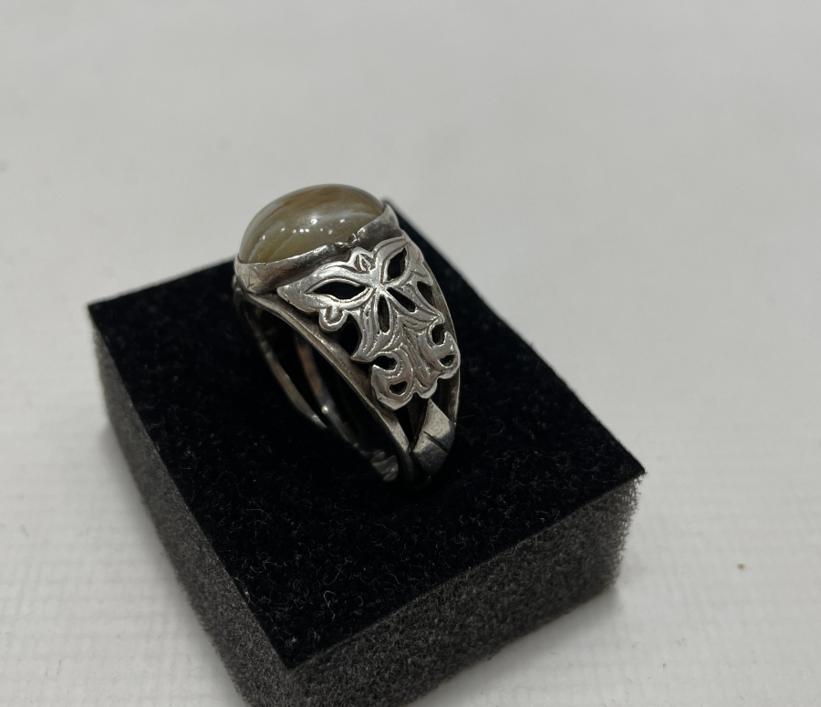 ÜZERİ SÜLEYMANİYE AKİĞİNDEN MAMUL ANTİKA YÜZÜK