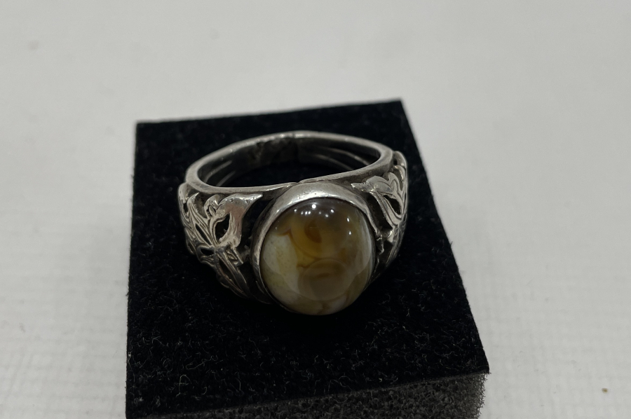 ÜZERİ SÜLEYMANİYE AKİĞİNDEN MAMUL ANTİKA YÜZÜK