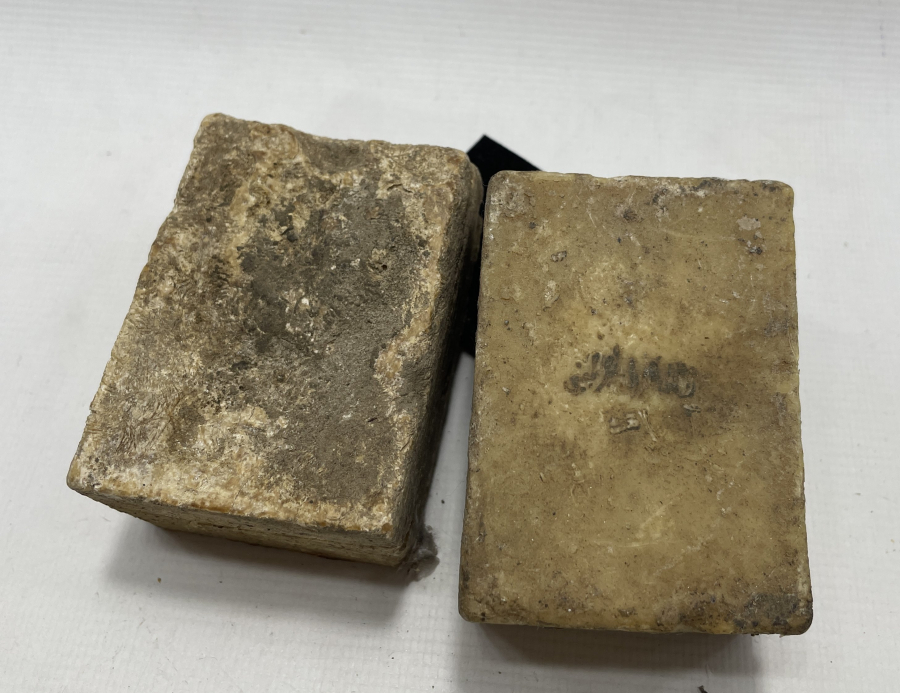 ÜZERİNDE OSMANLICA HİLALİ AHMER CEMİYETİ YAZILI 2 ADET OSMANLI SABUN