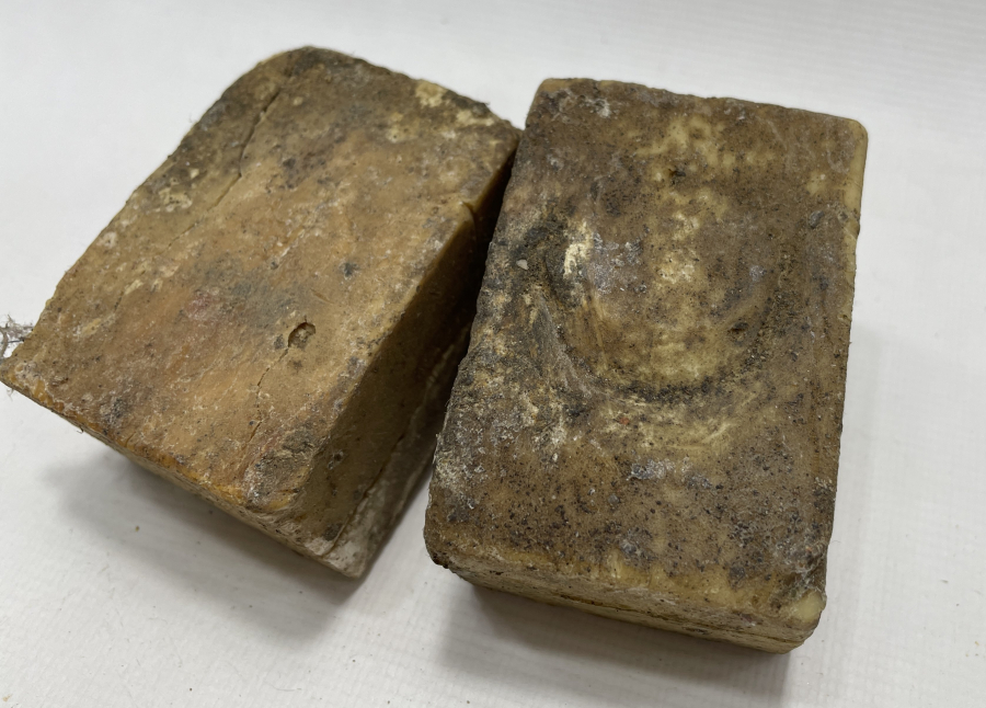 ÜZERİNDE OSMANLICA HİLALİ AHMER CEMİYETİ YAZILI 2 ADET OSMANLI SABUN