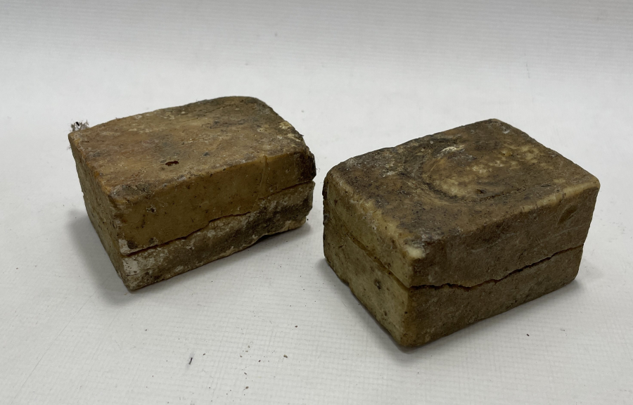 ÜZERİNDE OSMANLICA HİLALİ AHMER CEMİYETİ YAZILI 2 ADET OSMANLI SABUN