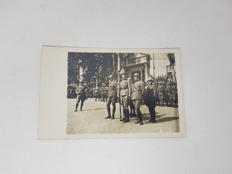 İŞGAL KUVVETLERİ İSTANBUL'DA İÇTİMA ALANINDA 