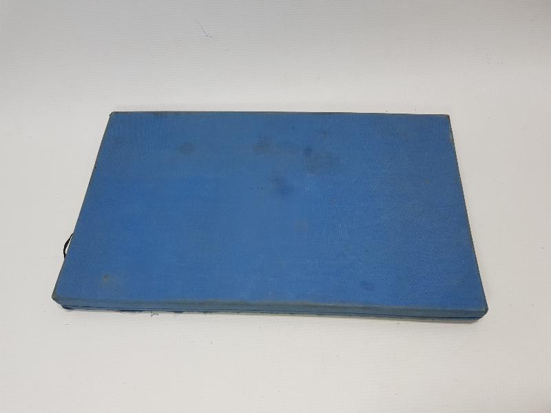 ALMAN YAPIMI KUTUSUNDA TEST TÜPLERİ 