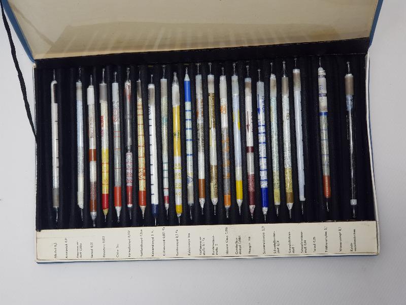 ALMAN YAPIMI KUTUSUNDA TEST TÜPLERİ 