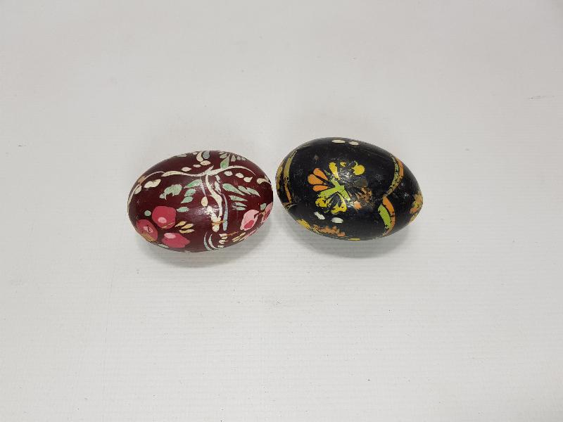 BİR ÇİFT PASKALYA YUMURTASI 