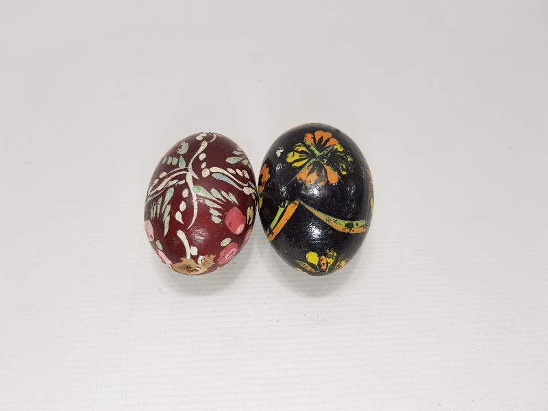 BİR ÇİFT PASKALYA YUMURTASI 