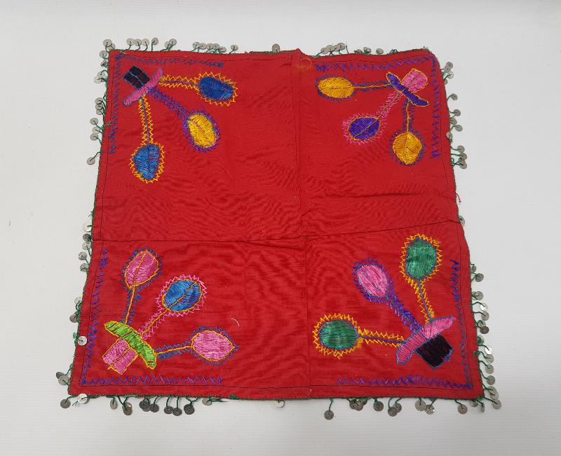 İKİ ADET EL İŞLEMELİ ÇEVRE