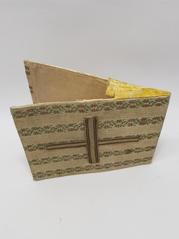 OSMNALI DÖNEMİ İPEK KİLİSE DUA KABI