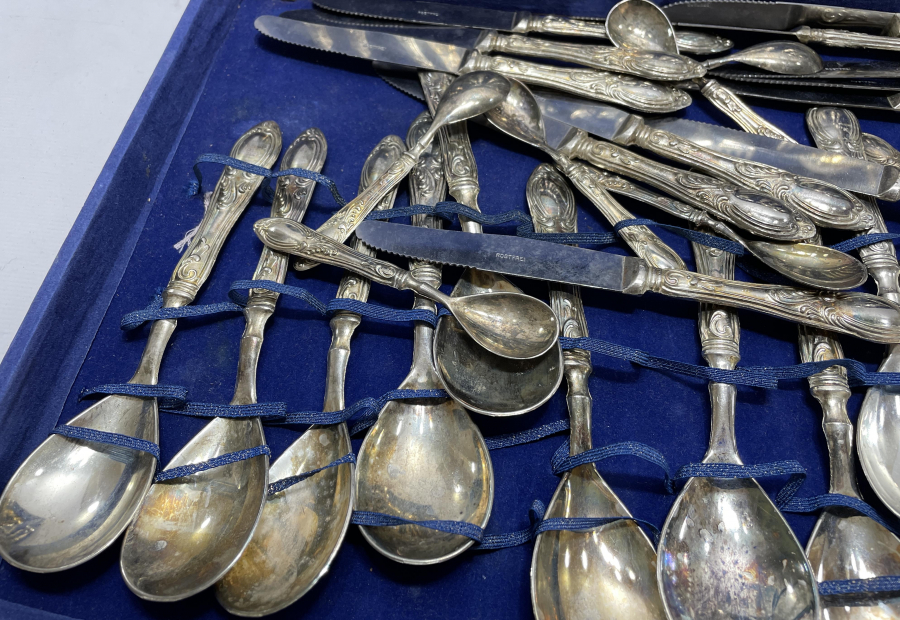 1900 BAŞLARI ORJİNAL KUTUSUNDA  GÜMÜŞ KAPLAMA 6 KİŞİLİK YEMEK TAKIMI