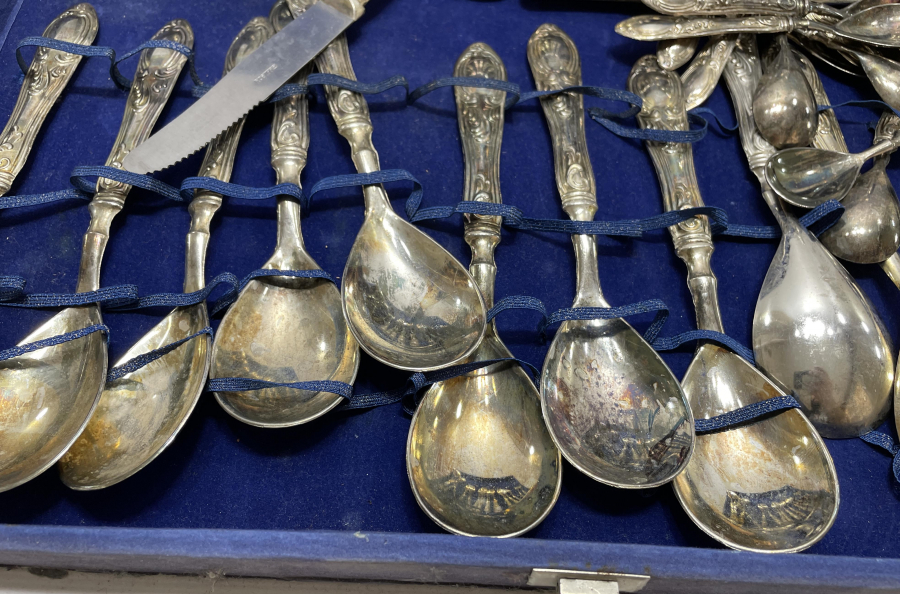 1900 BAŞLARI ORJİNAL KUTUSUNDA  GÜMÜŞ KAPLAMA 6 KİŞİLİK YEMEK TAKIMI