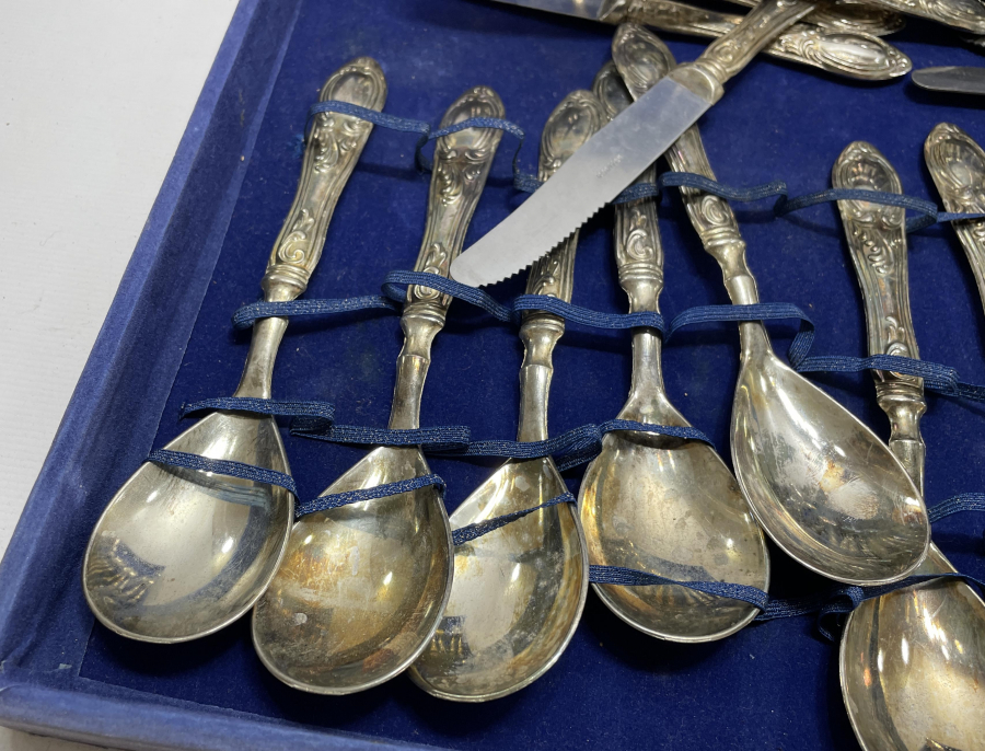 1900 BAŞLARI ORJİNAL KUTUSUNDA  GÜMÜŞ KAPLAMA 6 KİŞİLİK YEMEK TAKIMI