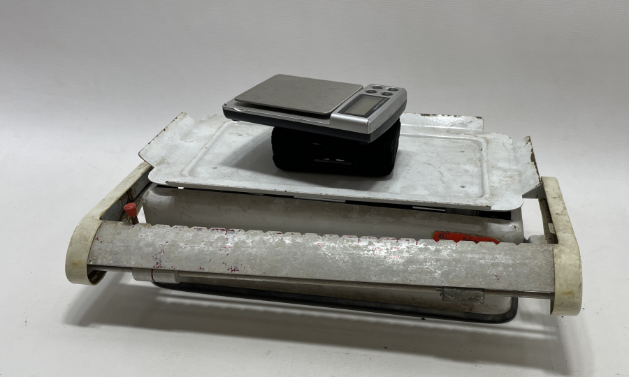 ANTİKA METAL TERAZİ