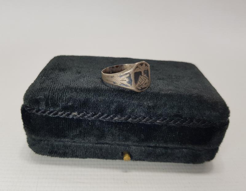 OSMANLI DÖNEMİ MISIR PİRAMİTLERİ TEMALI SAVATLI GÜMÜŞ YÜZÜK 