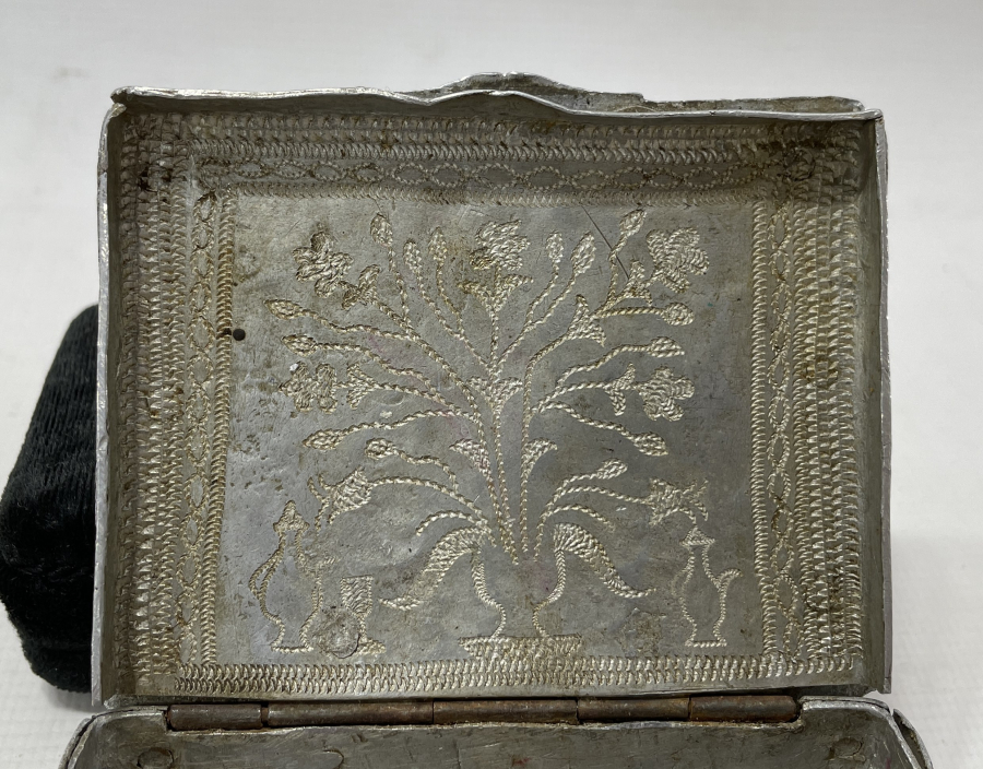 OSMANLI DÖNEMİ TAMAMI İŞLEMELİ ESARET YADİGARI ASKERİ TÜTÜN TABAKASI