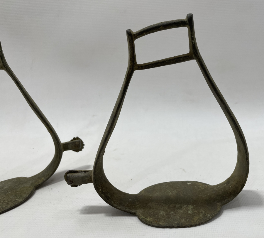 OSMANLI DÖNEMİ MAHMUZLU SUBAY ÜZENGİSİ