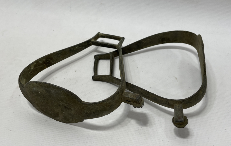 OSMANLI DÖNEMİ MAHMUZLU SUBAY ÜZENGİSİ