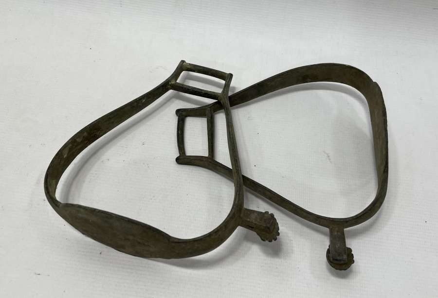 OSMANLI DÖNEMİ MAHMUZLU SUBAY ÜZENGİSİ