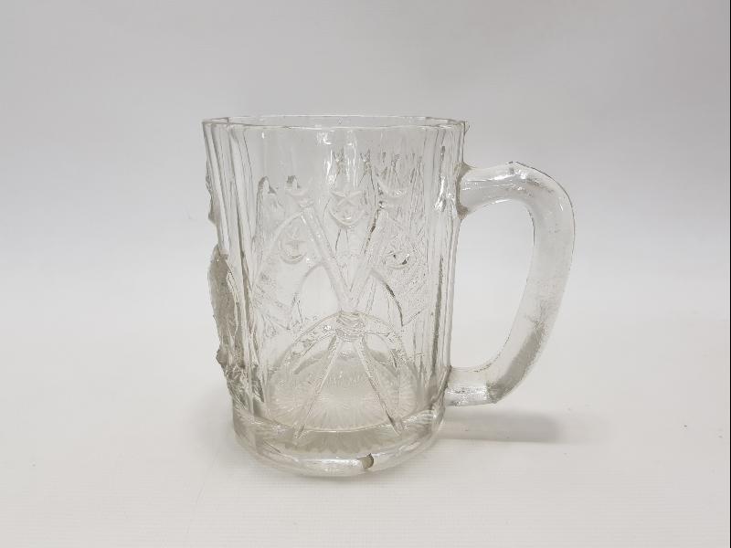 OSMANLI DÖNEMİ AY YILDIZLI BAYRAK VE ASLAN KABARTMA RESİMLİ BİRA BARDAĞI 