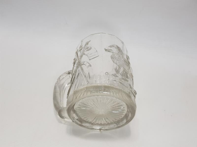 OSMANLI DÖNEMİ AY YILDIZLI BAYRAK VE ASLAN KABARTMA RESİMLİ BİRA BARDAĞI 