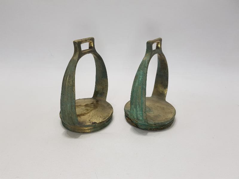 OSMANLI DÖNEMİ BİR ÇİFT BRONZ ÜZENGİ 