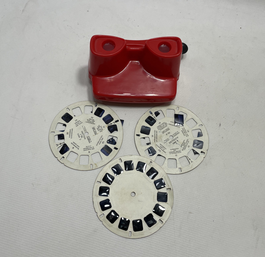 4 ADET TEKERLEK FİLMLERİ BULUNAN HAC GÖRSELLİ ÇALIŞIR DURUMDA GÖZLÜK