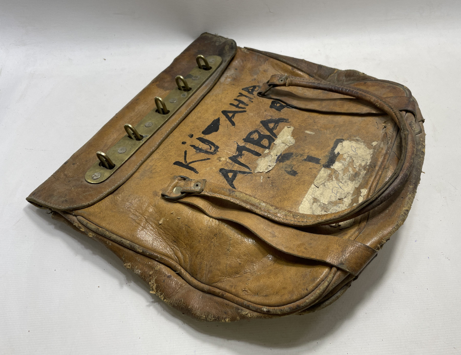 CUMHURİYET BAŞLARI KİLİTLİ TCDD PARA ÇANTASI