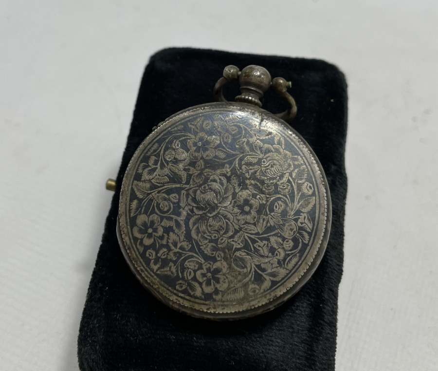 SAAT FORMUNDA ÜZERİ SAVAT İŞÇİLİKLİ OSMANLI DÖNEMİ GÜMÜŞ KOKULUK