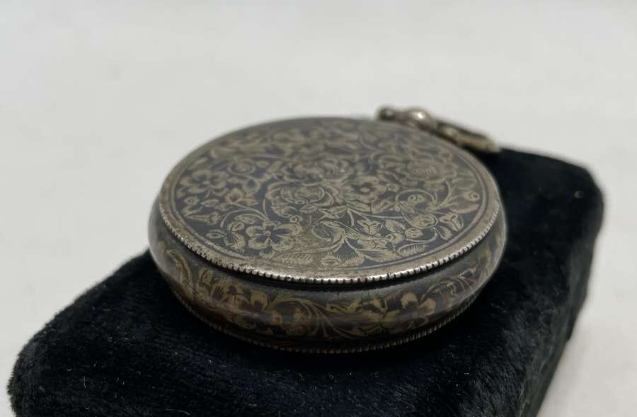 SAAT FORMUNDA ÜZERİ SAVAT İŞÇİLİKLİ OSMANLI DÖNEMİ GÜMÜŞ KOKULUK