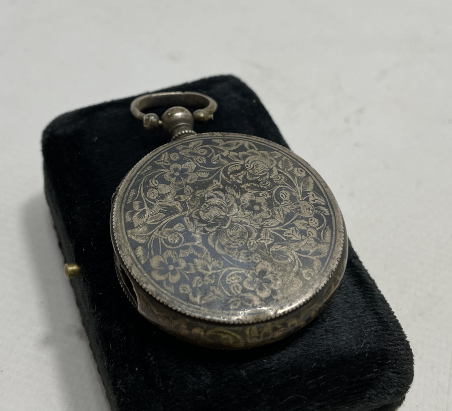 SAAT FORMUNDA ÜZERİ SAVAT İŞÇİLİKLİ OSMANLI DÖNEMİ GÜMÜŞ KOKULUK