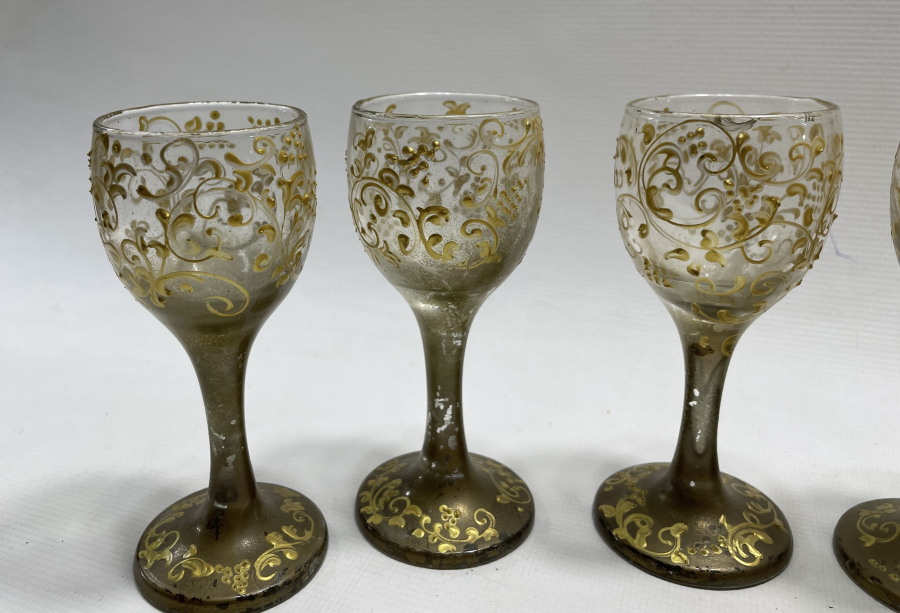 ÜZERİ MİNE İŞÇİLİKLİ VE ALTIN VERMEYLİ 6 LI KADEH TAKIMI