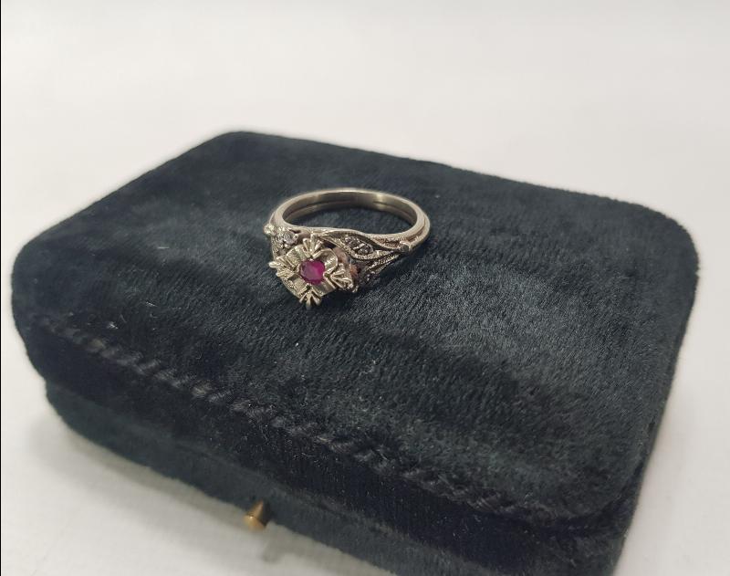 ANTİKA YAKUT VE PIRLANTA TAŞLI YÜZÜK