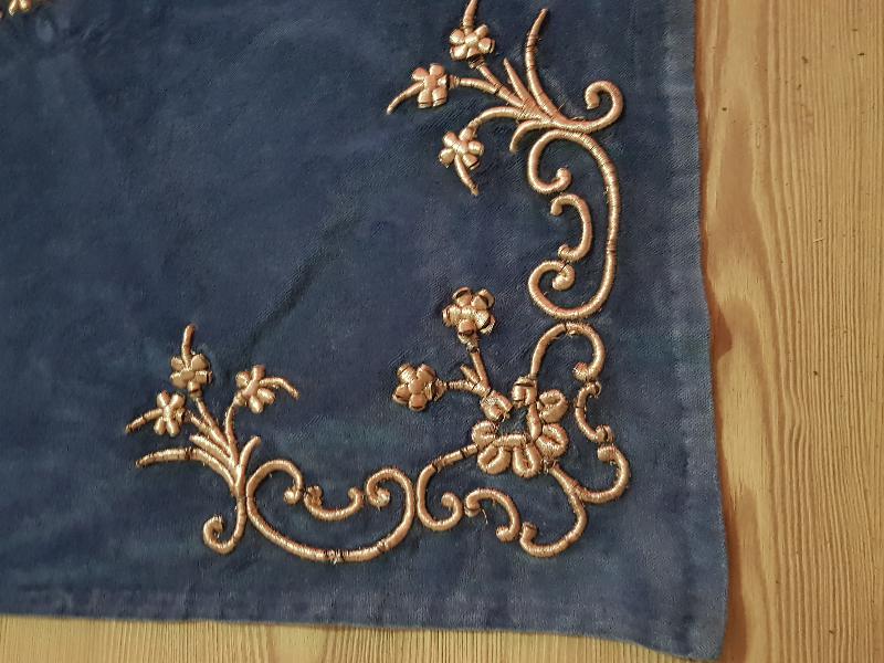 OSMANLI DÖNEMİ ALTIN SIRMA İŞÇİLİKLİ KADİFE GELİN BOHÇASI