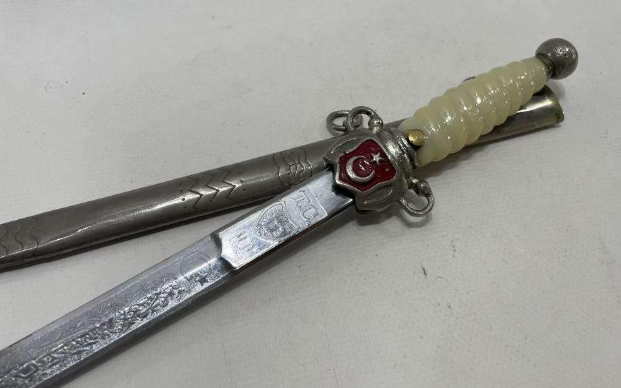 BAKALİT SAPLI SUBAY MEÇİ