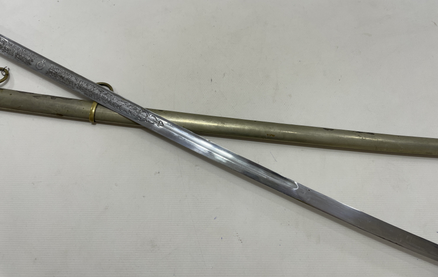 BOYNUZ SAPLI ANTİKA SUBAY KILICI